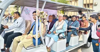 শিক্ষার্থীদের যাতায়াতের সুবিধার্থে রাবিতে ই-কার্ট সার্ভিস চালু